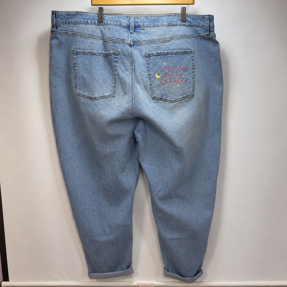 Sailor Moon Hot Topic Exclusive Embroidered Mom Jeans Size 24 Light Wash Anime - Picture 3 of 12